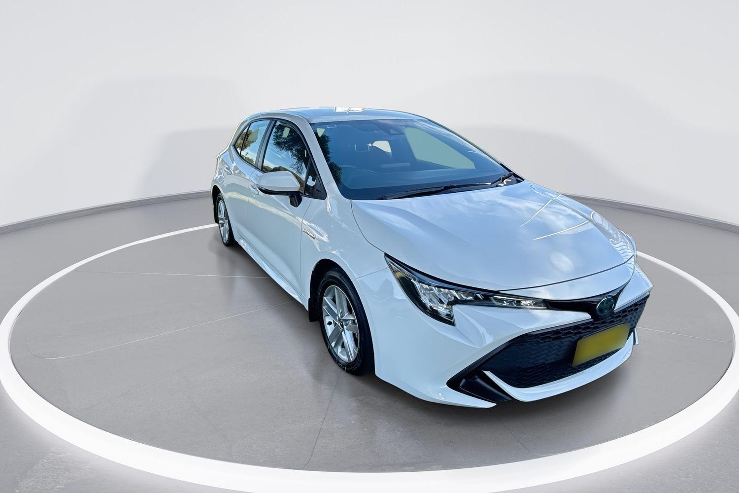2021 Toyota Corolla Ascent Sport in White