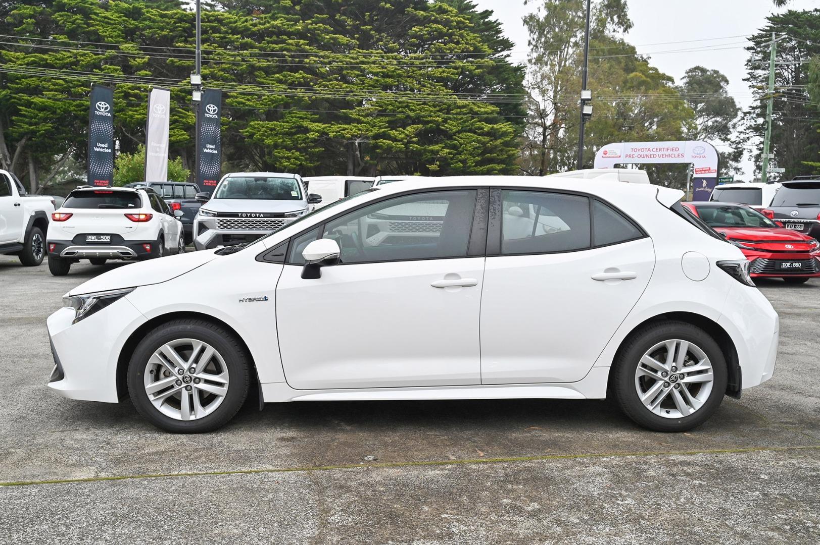 2022 Toyota Corolla Ascent Sport in White