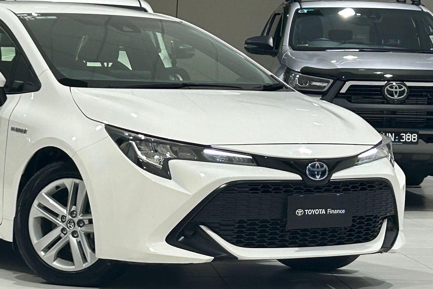 2022 Toyota Corolla Ascent Sport in White