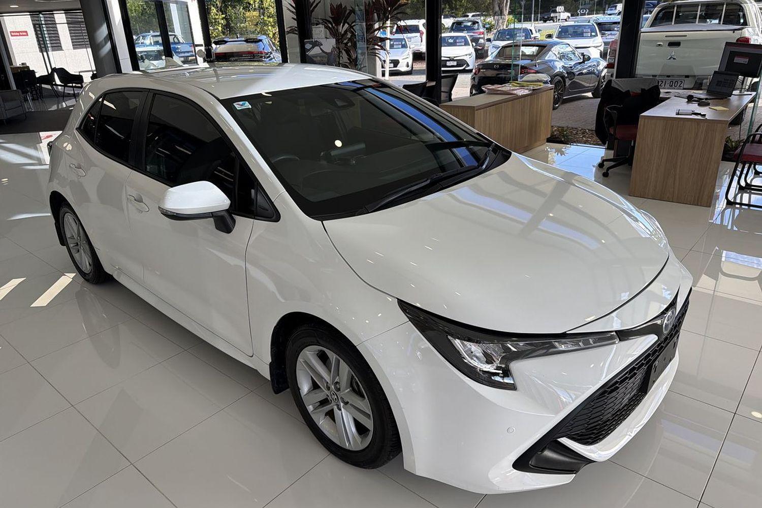 2022 Toyota Corolla Ascent Sport in White