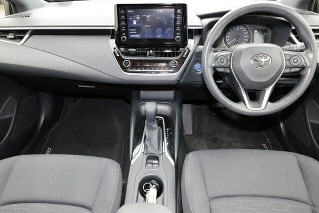 2018 Toyota Corolla Ascent Sport in White