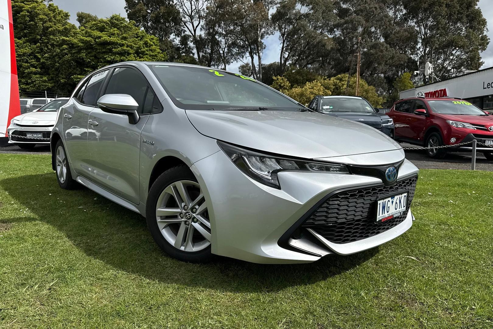 2018 Toyota Corolla Ascent Sport in Silver