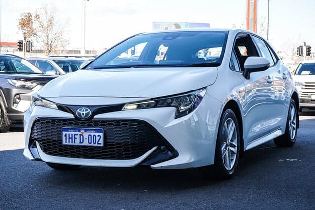2020 Toyota Corolla Ascent Sport in White