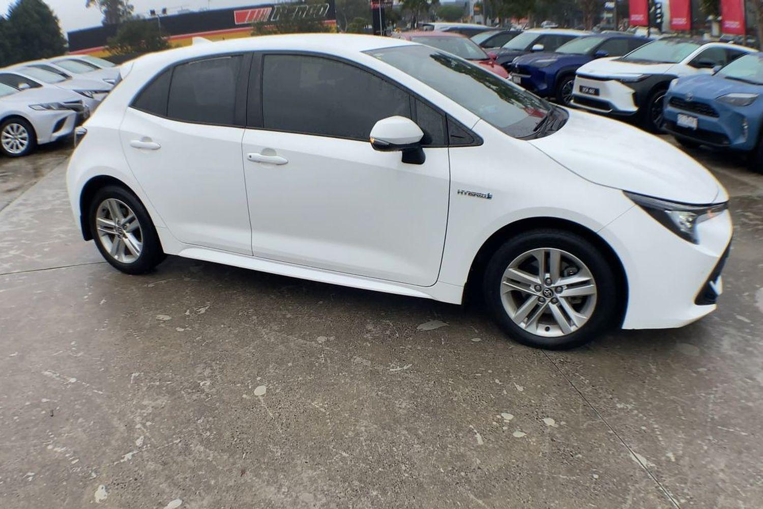 2021 Toyota Corolla SX in White