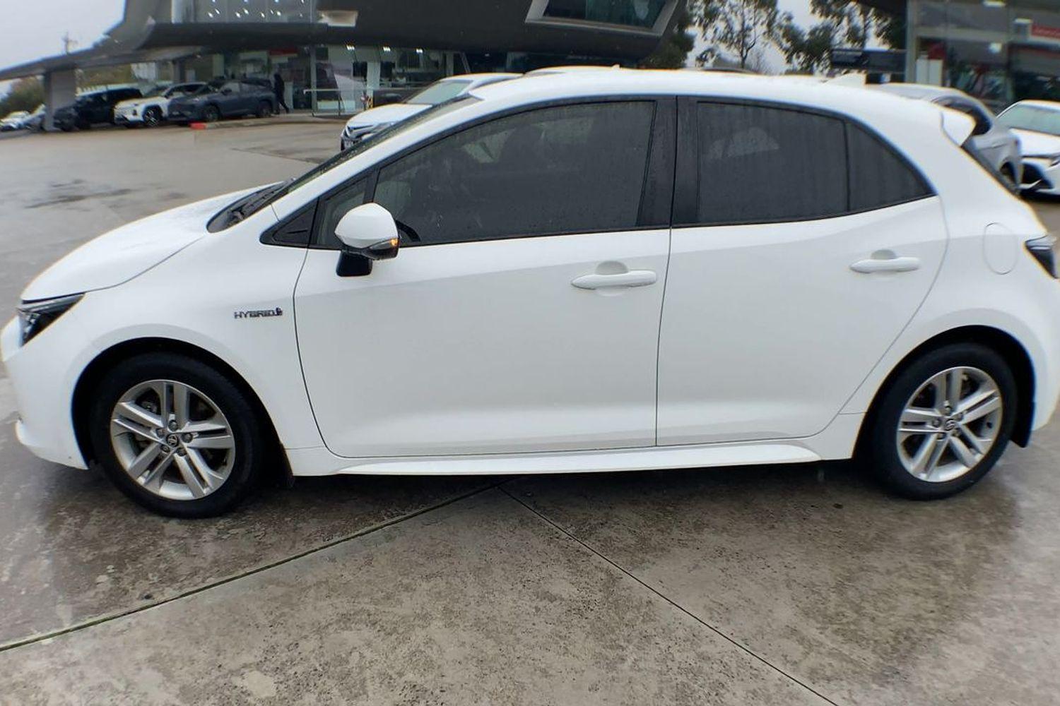 2021 Toyota Corolla SX in White