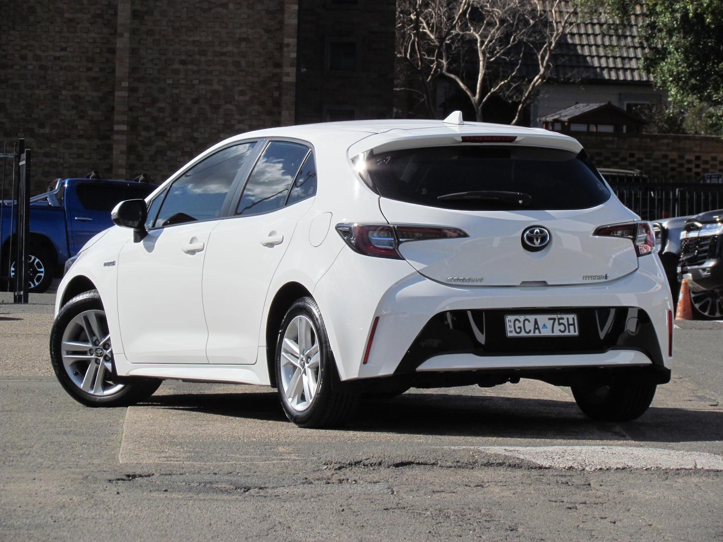 2022 Toyota Corolla Ascent Sport in White