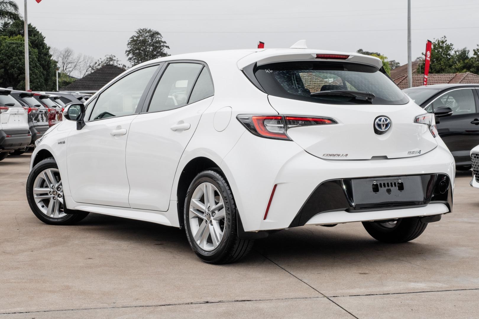 2022 Toyota Corolla Ascent Sport in White