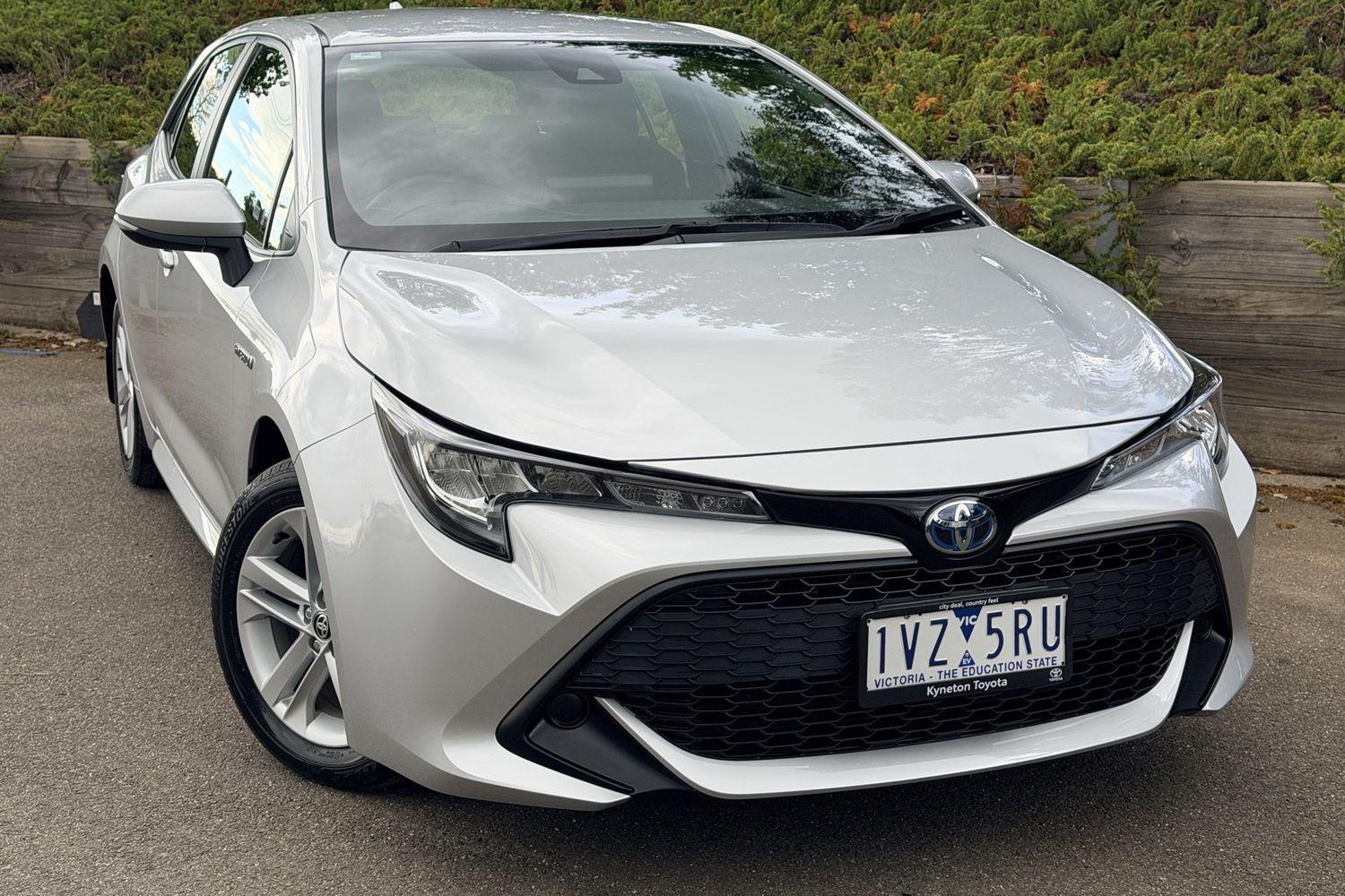 2022 Toyota Corolla Ascent Sport in Silver