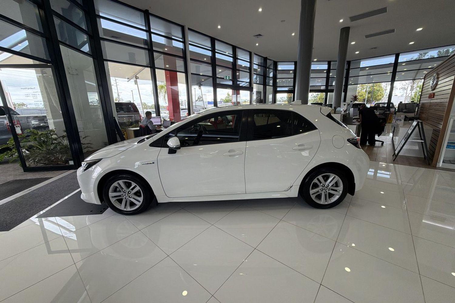 2019 Toyota Corolla Ascent Sport in White