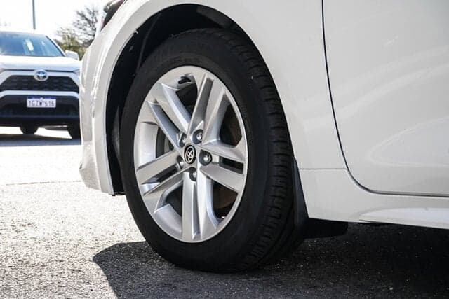2020 Toyota Corolla Ascent Sport in White