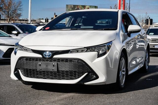 2020 Toyota Corolla Ascent Sport in White