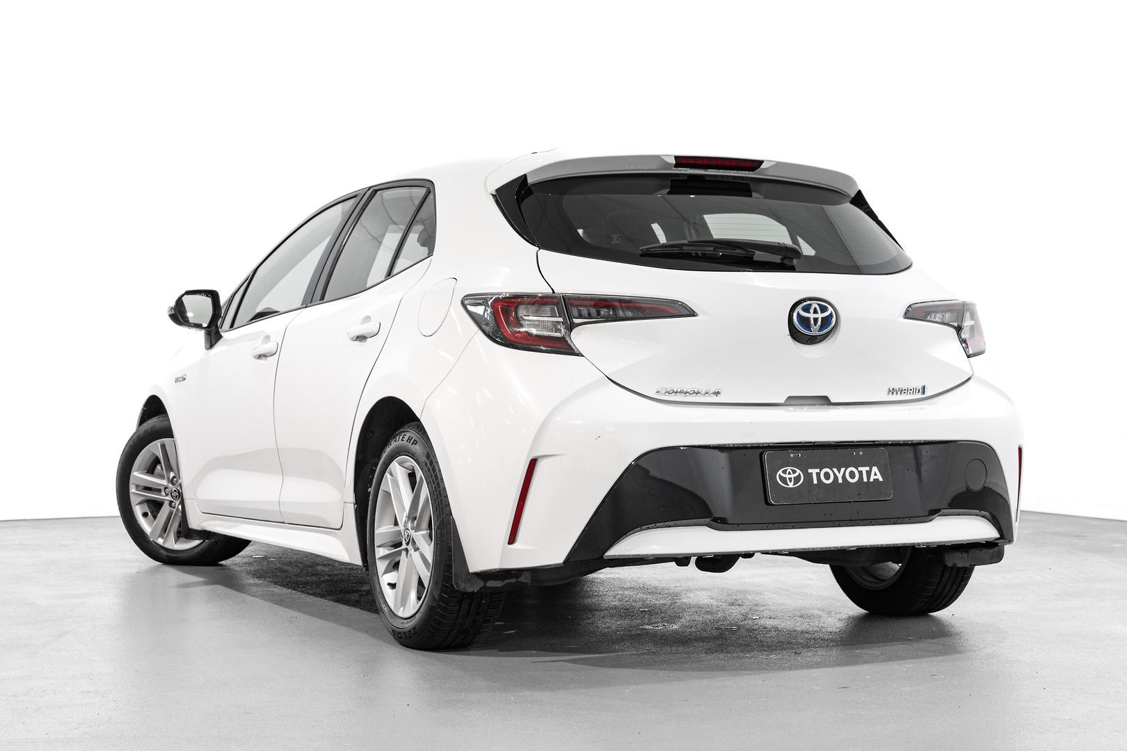 2021 Toyota Corolla Ascent Sport in White