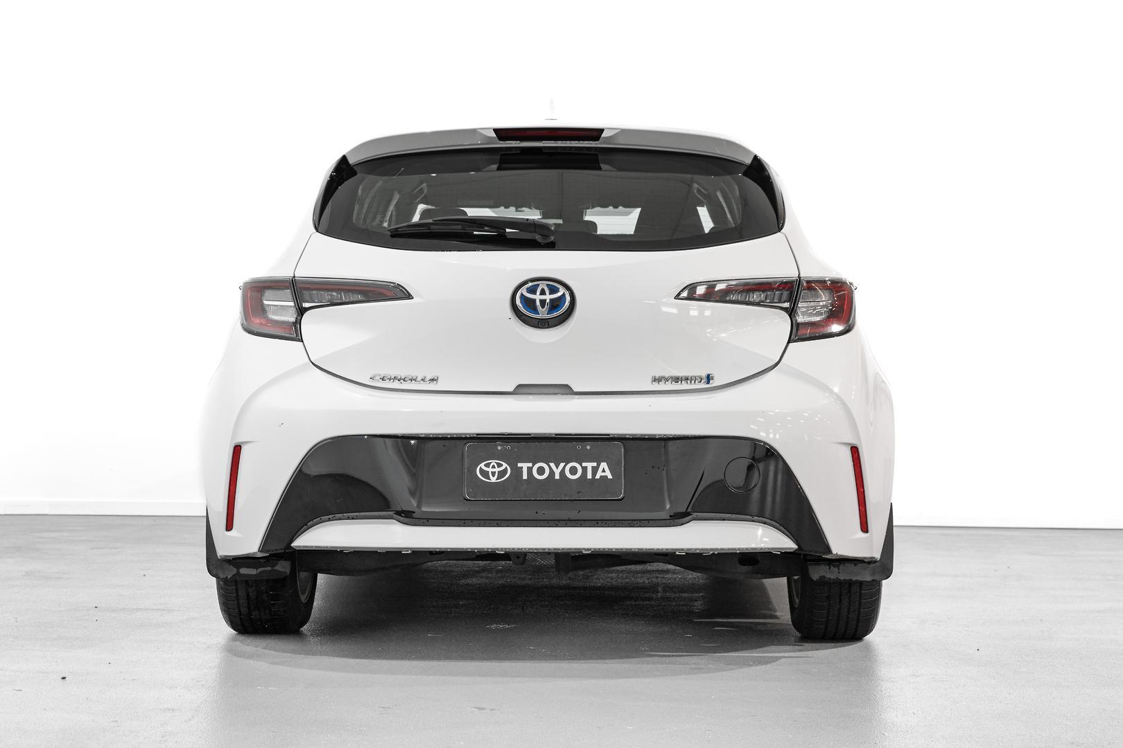 2021 Toyota Corolla Ascent Sport in White