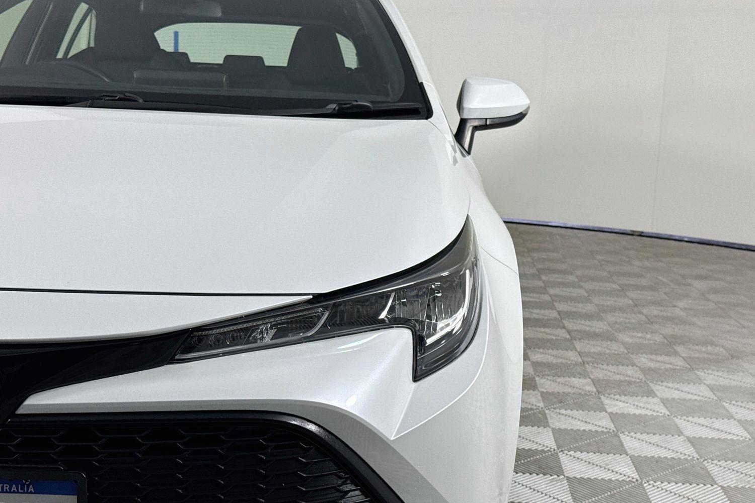 2020 Toyota Corolla Ascent Sport in White
