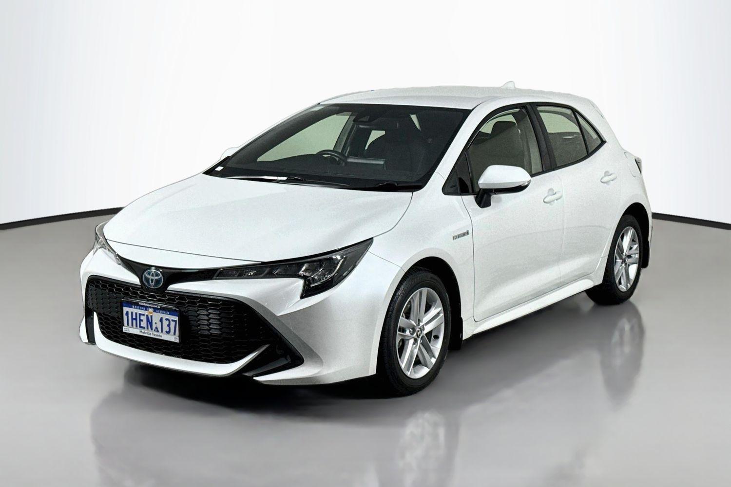 2020 Toyota Corolla Ascent Sport in White