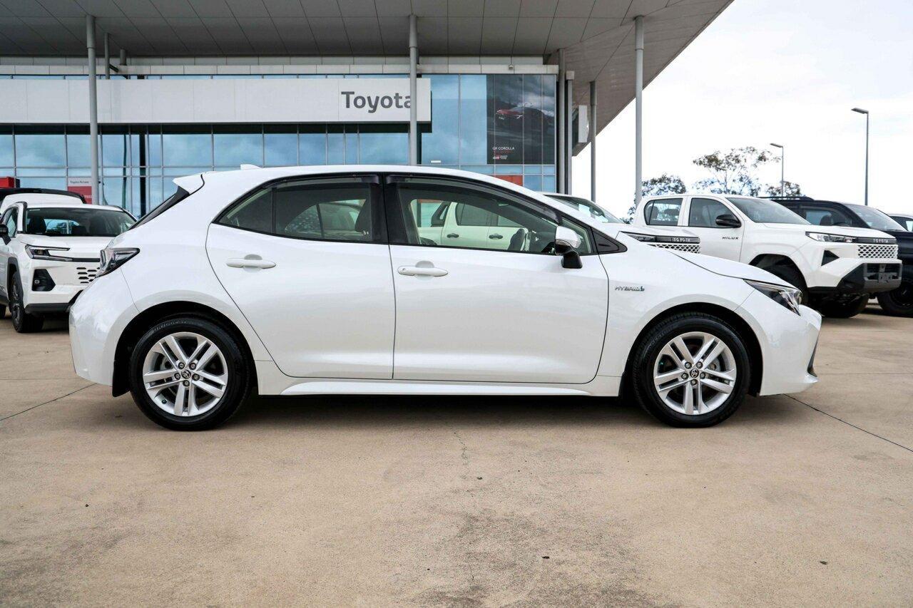 2020 Toyota Corolla Ascent Sport in White