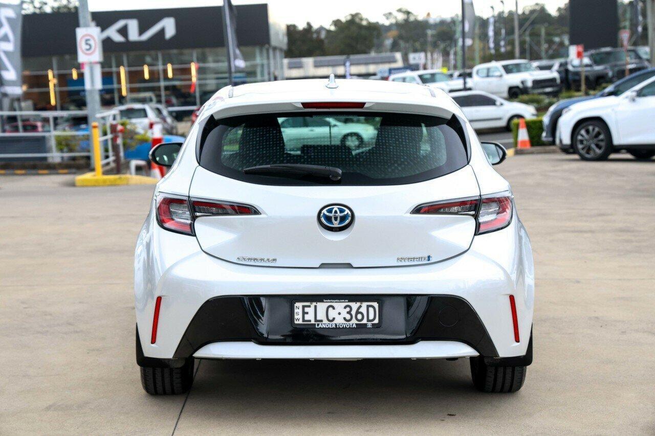 2020 Toyota Corolla Ascent Sport in White
