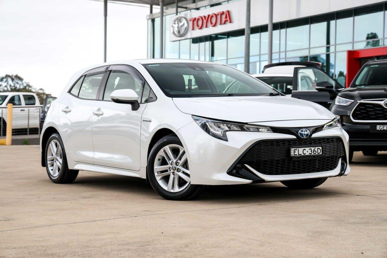 2020 Toyota Corolla Ascent Sport in White