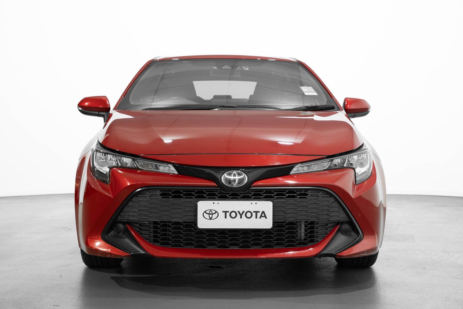 2020 Toyota Corolla Ascent Sport in Red