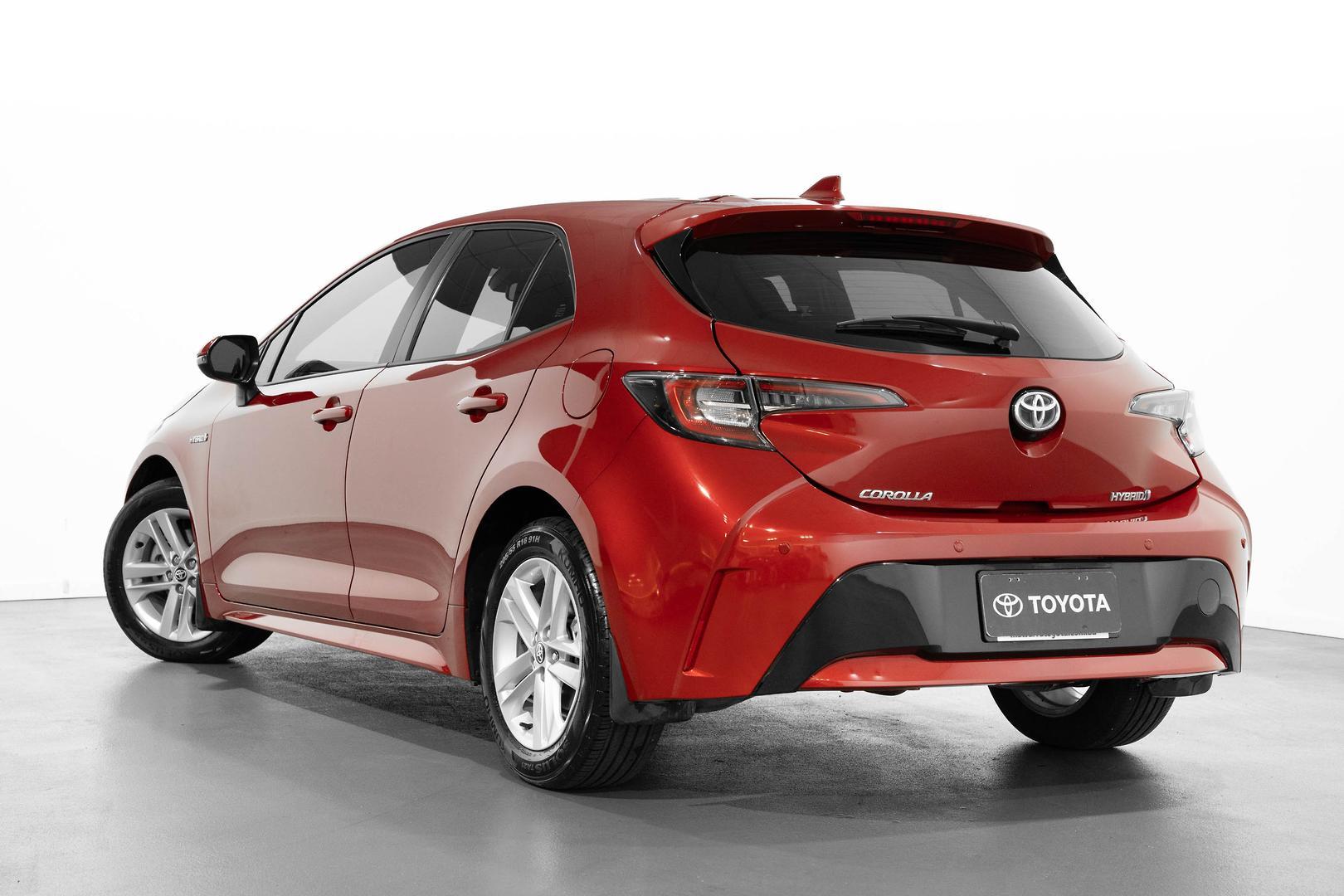 2020 Toyota Corolla Ascent Sport in Red