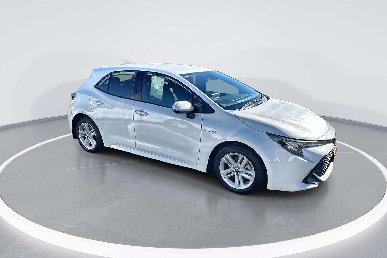 2021 Toyota Corolla Ascent Sport in White