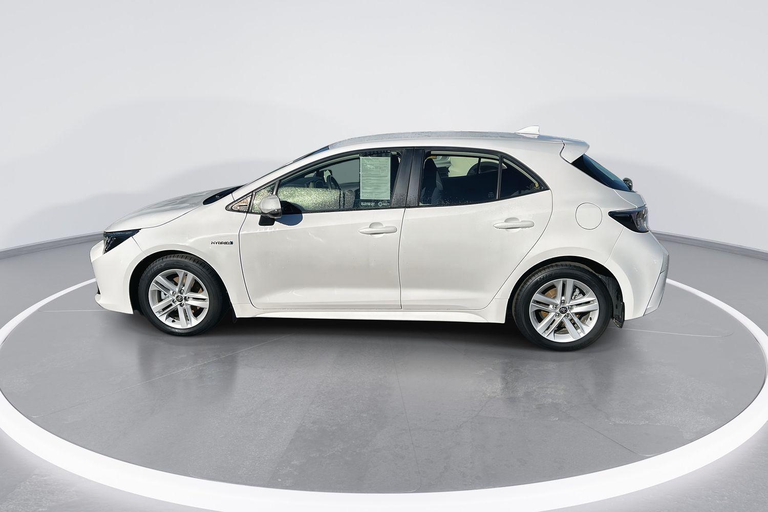 2021 Toyota Corolla Ascent Sport in White