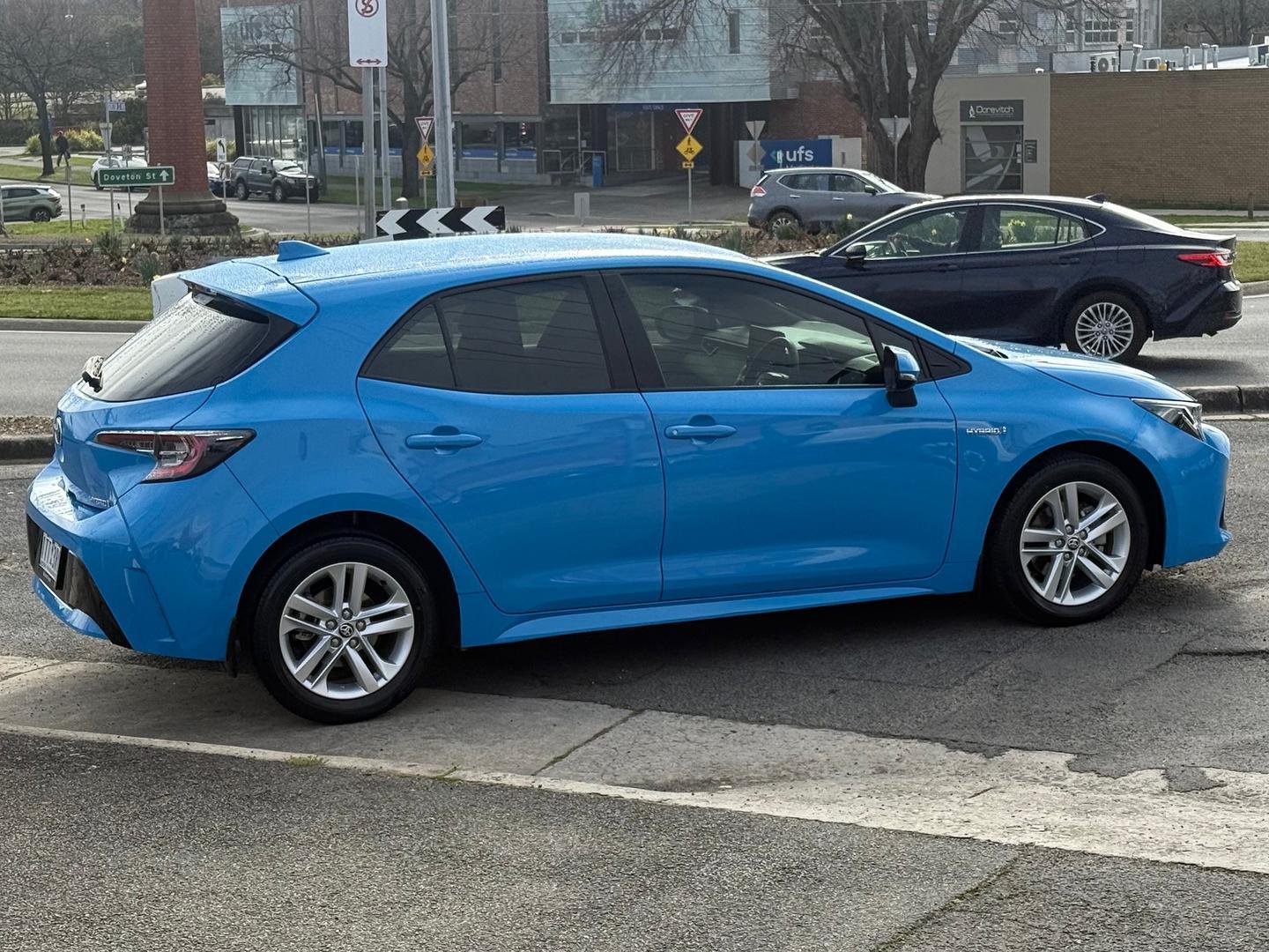 2021 Toyota Corolla Ascent Sport in Blue