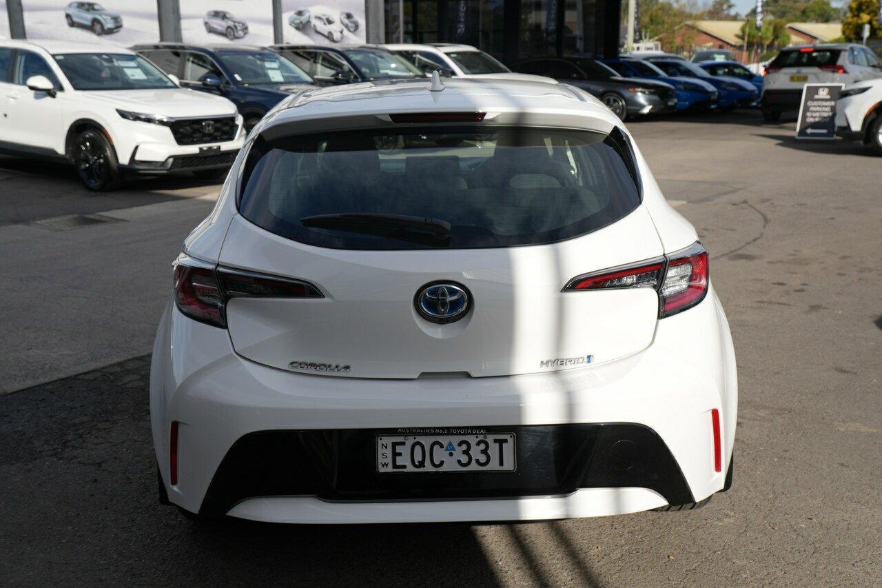2021 Toyota Corolla Ascent Sport in White