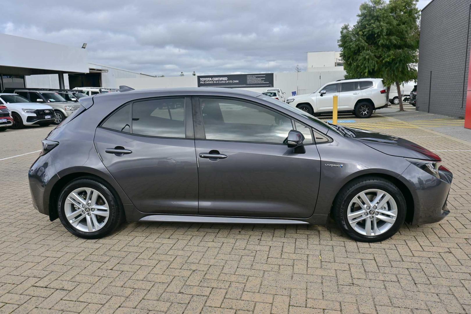 2021 Toyota Corolla Ascent Sport in Silver