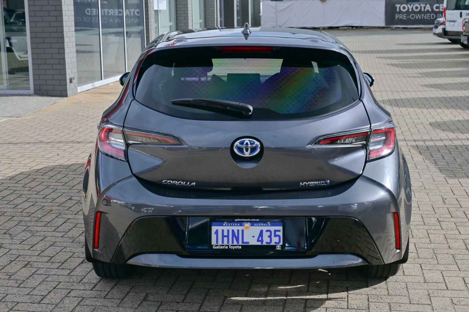 2021 Toyota Corolla Ascent Sport in Silver