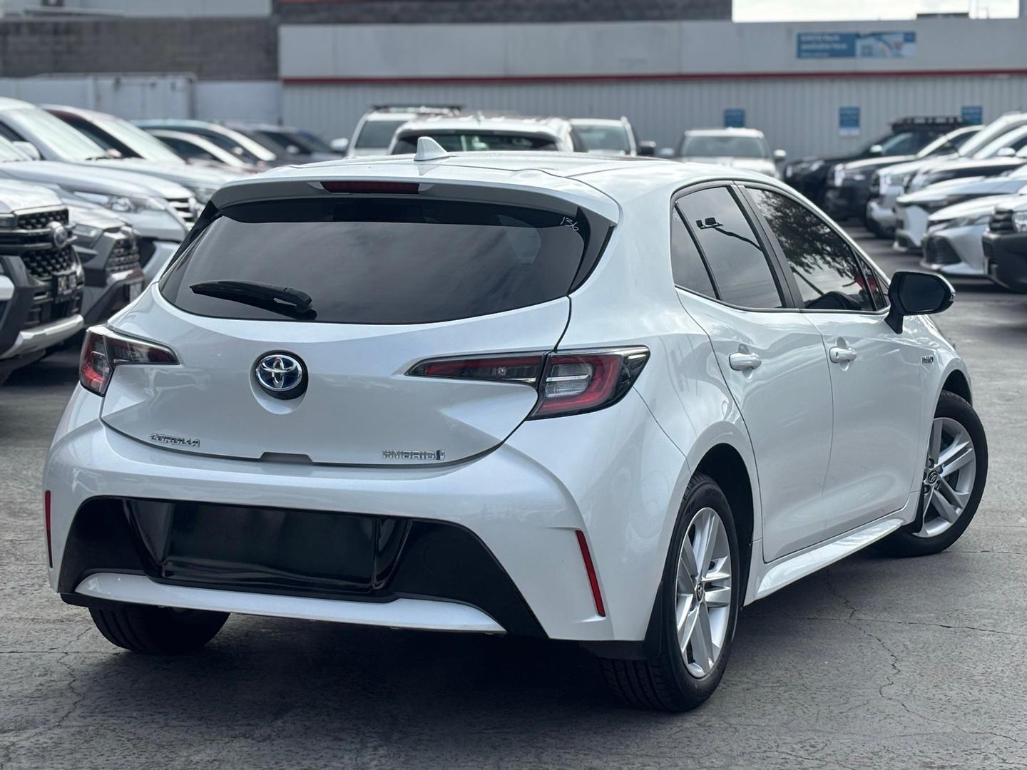 2022 Toyota Corolla Ascent Sport in White