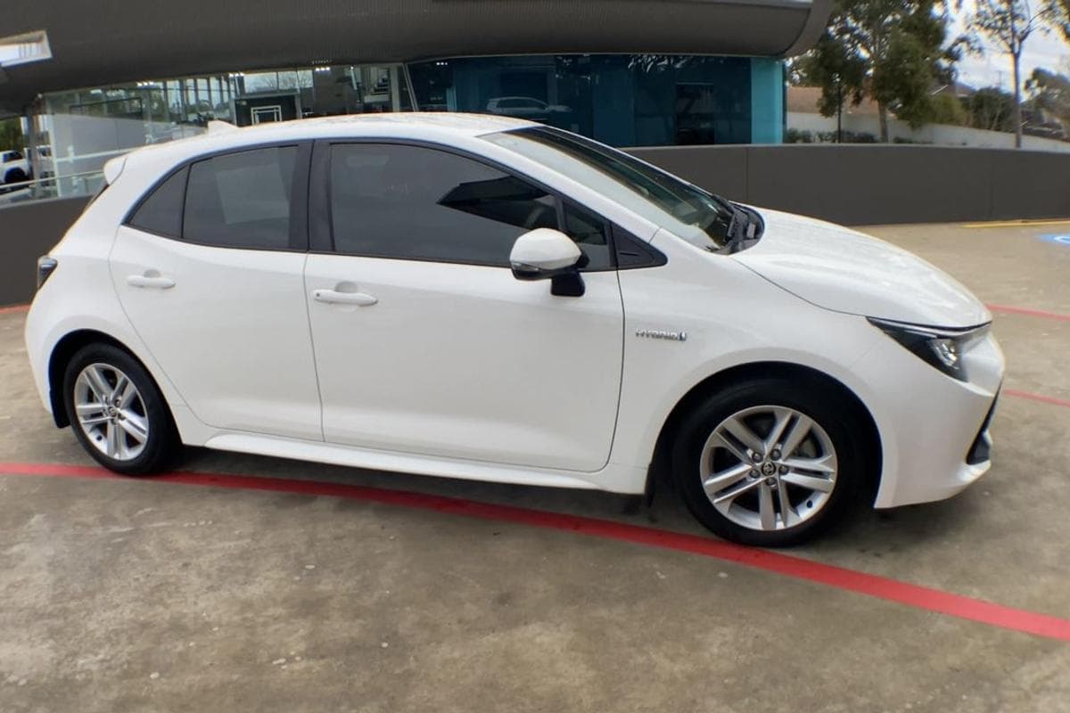 2018 Toyota Corolla Ascent Sport in White