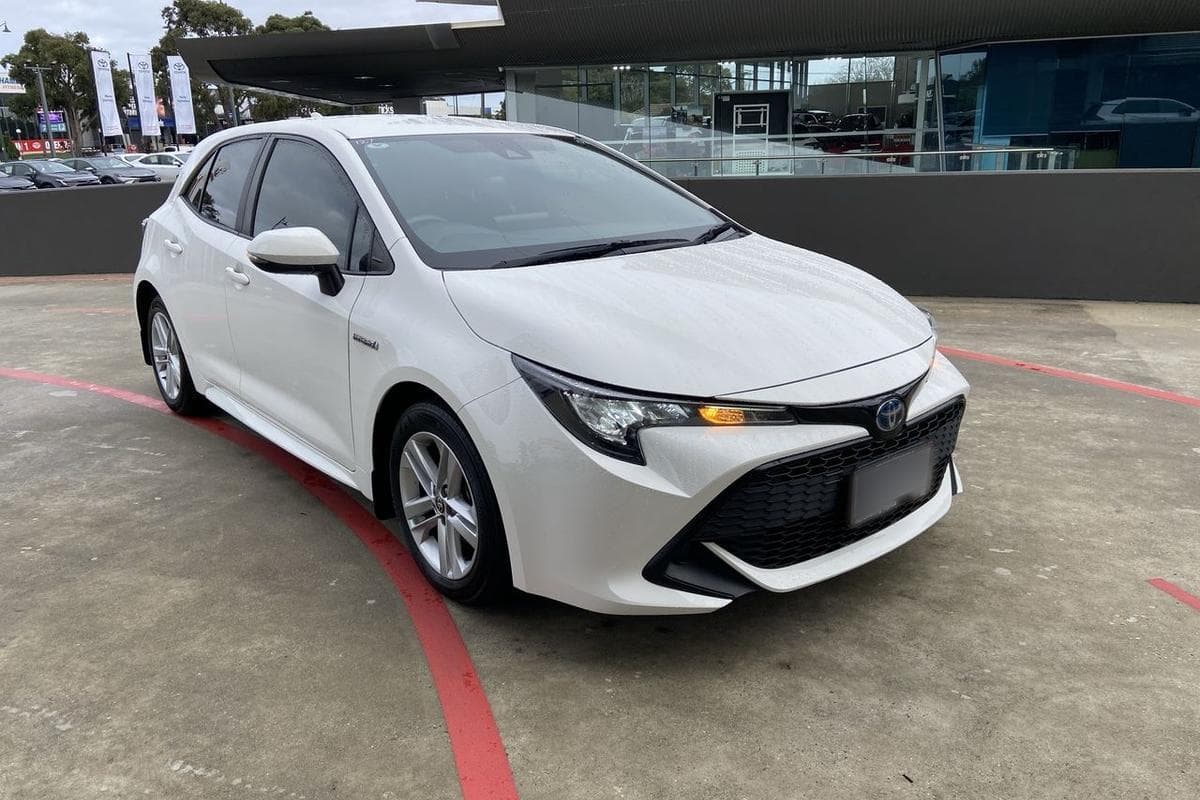 2018 Toyota Corolla Ascent Sport in White