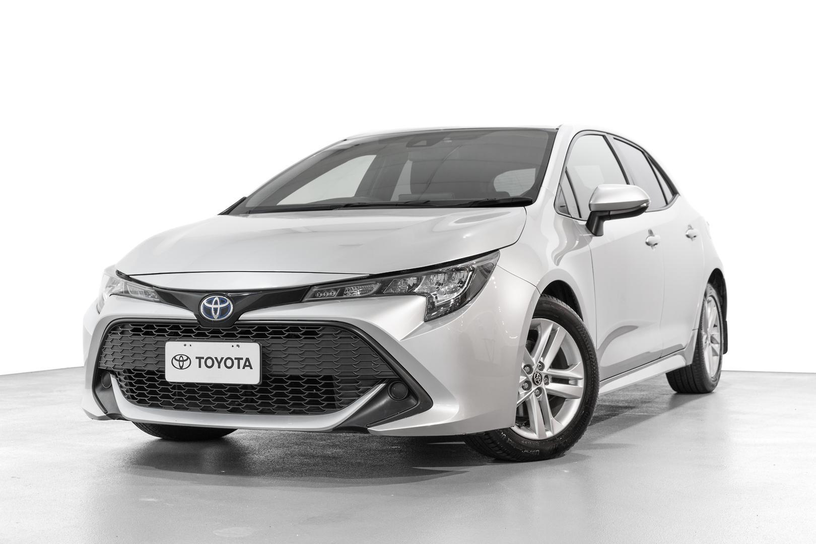 2018 Toyota Corolla Ascent Sport in Silver
