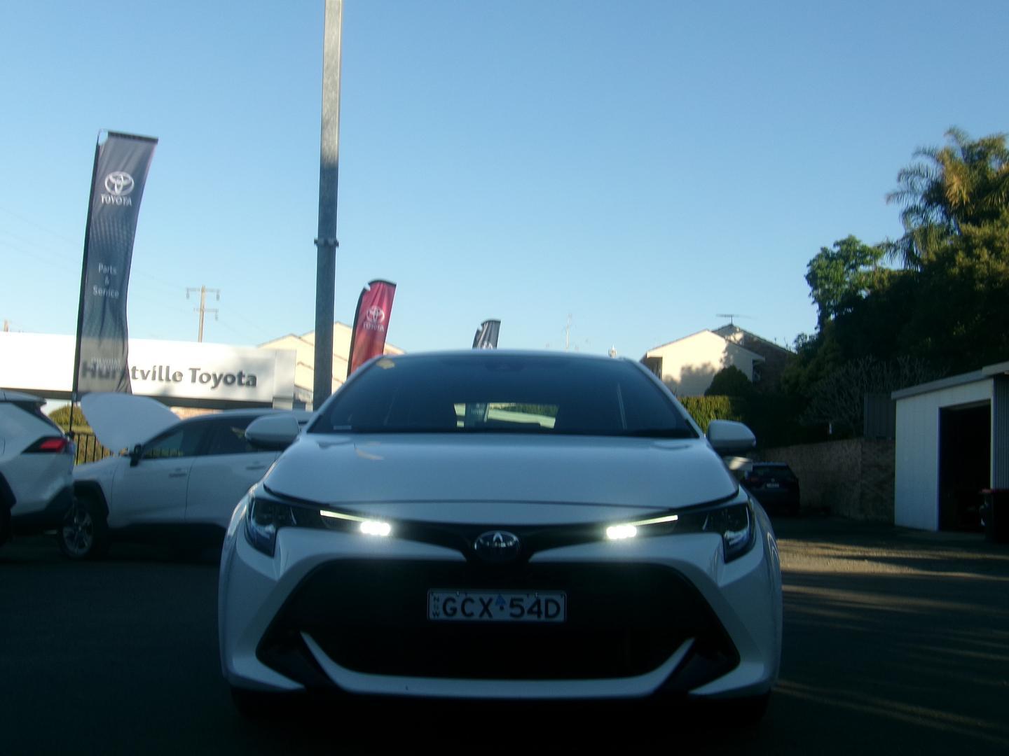 2020 Toyota Corolla Ascent Sport in White