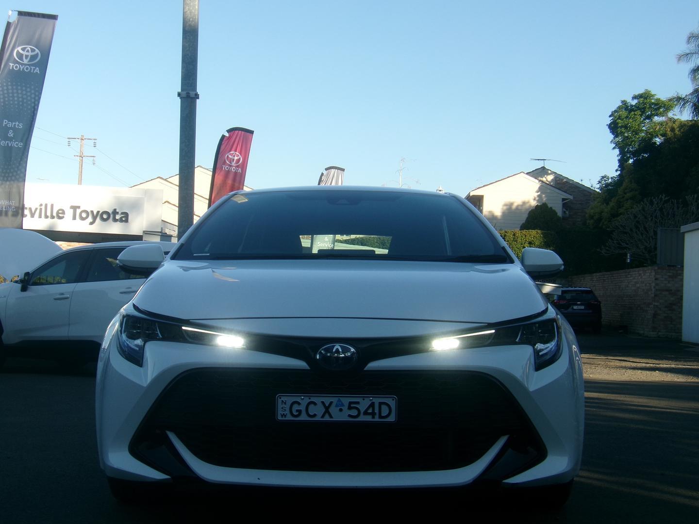 2020 Toyota Corolla Ascent Sport in White
