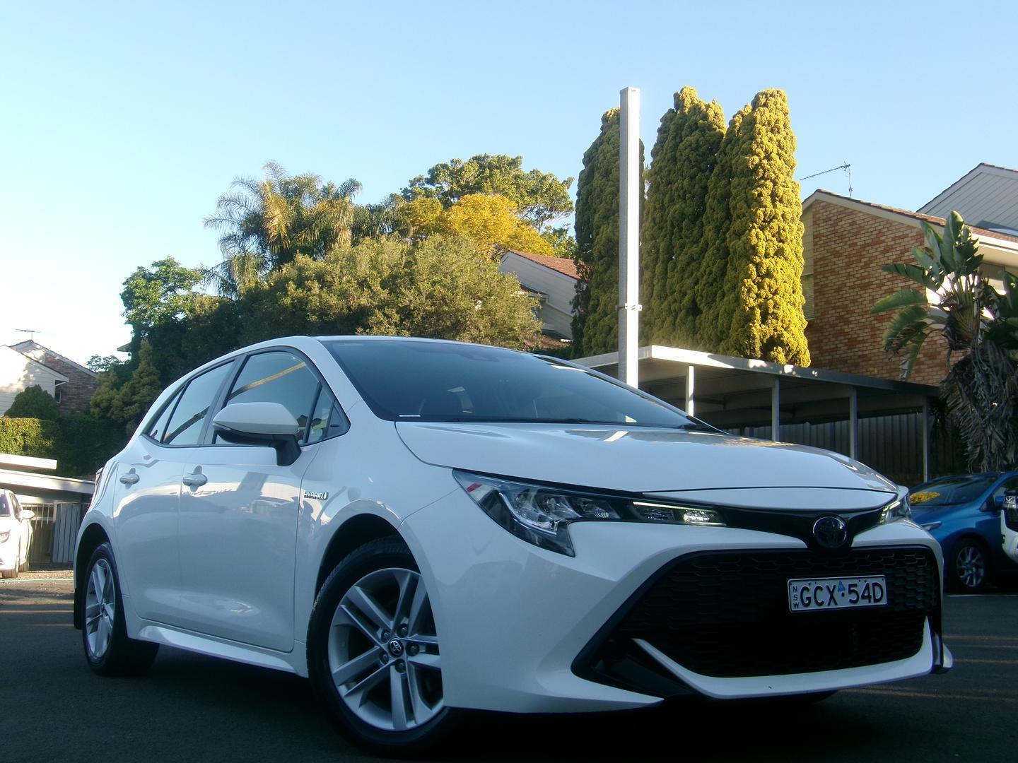 2020 Toyota Corolla Ascent Sport in White