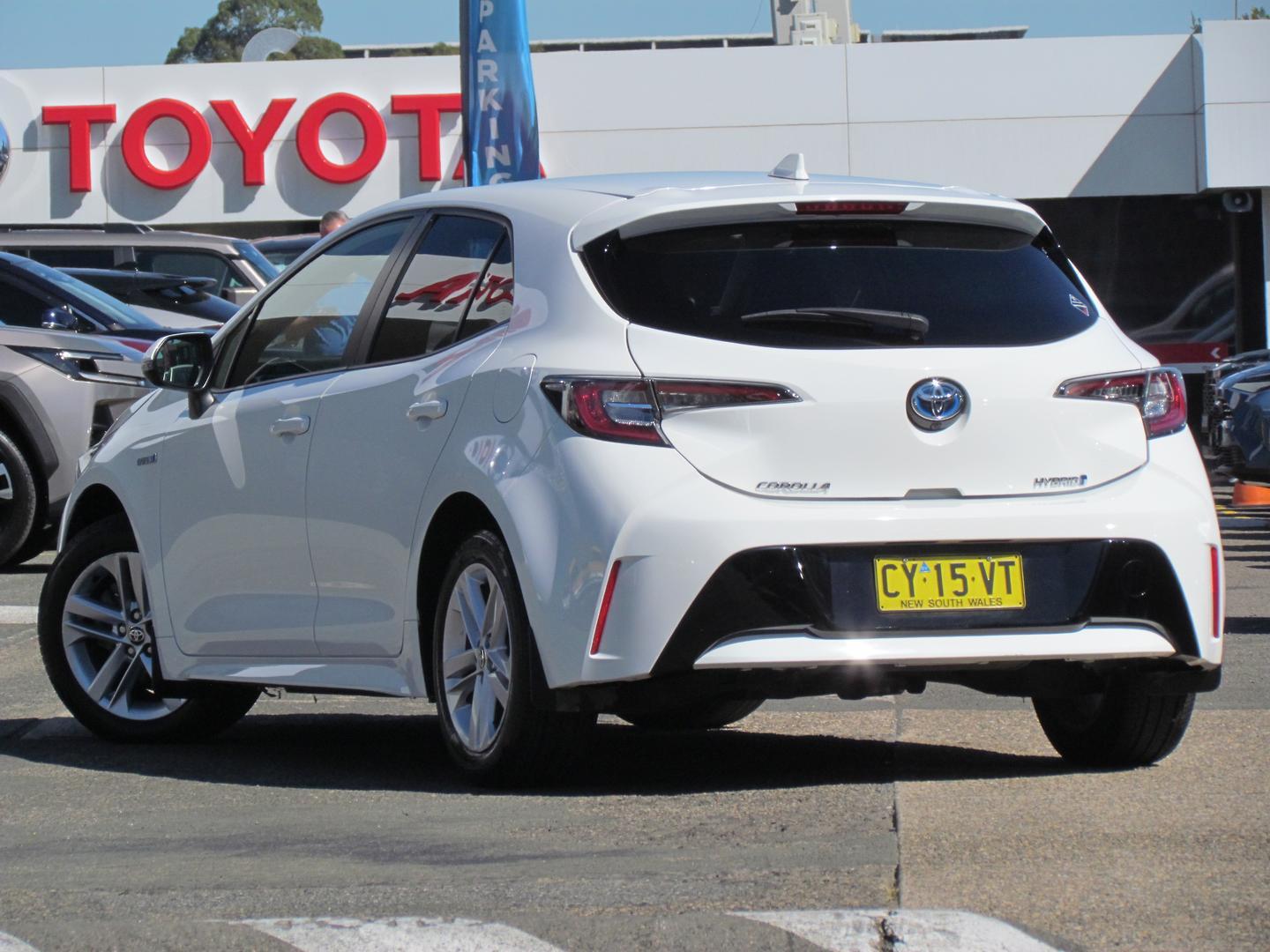 2020 Toyota Corolla Ascent Sport in White