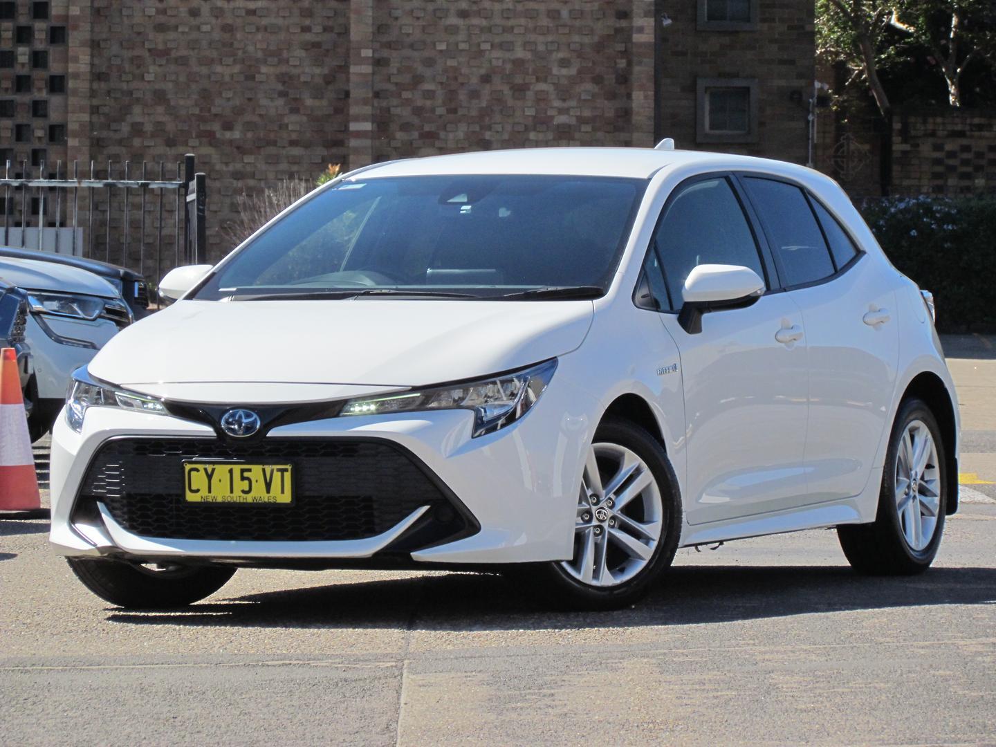 2020 Toyota Corolla Ascent Sport in White