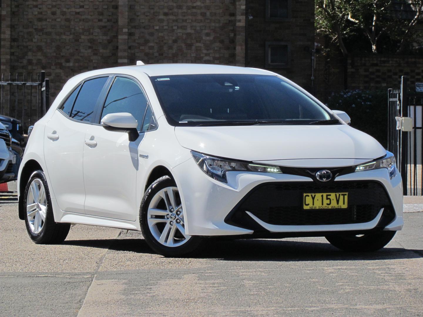 2020 Toyota Corolla Ascent Sport in White