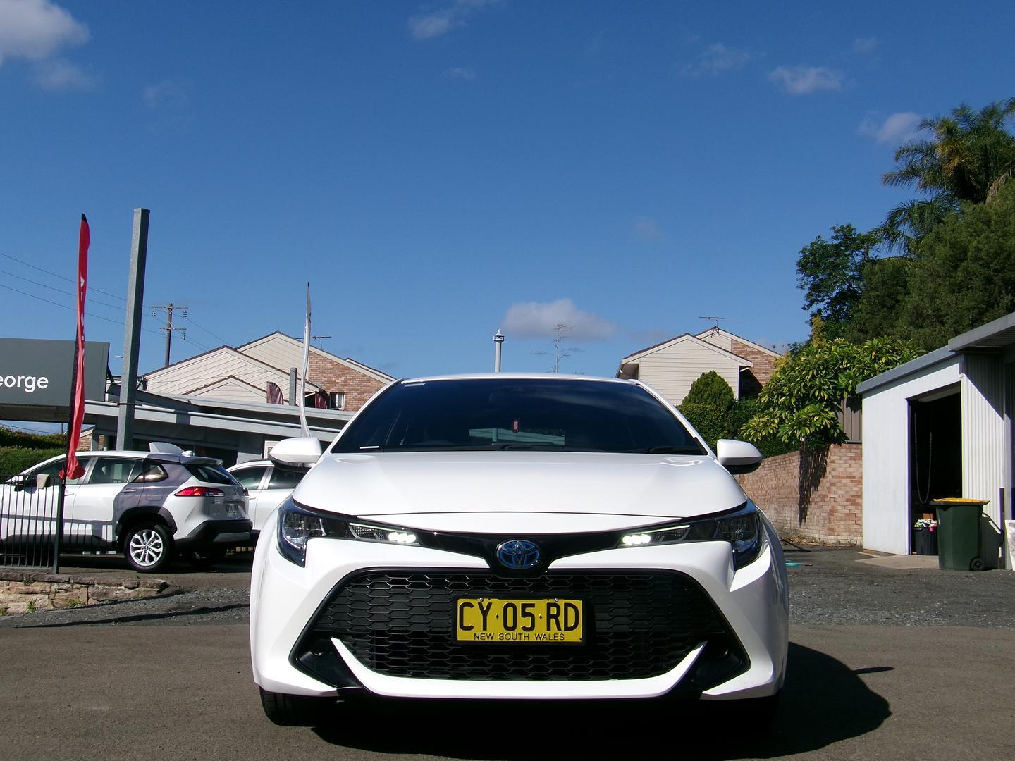 2020 Toyota Corolla Ascent Sport in White