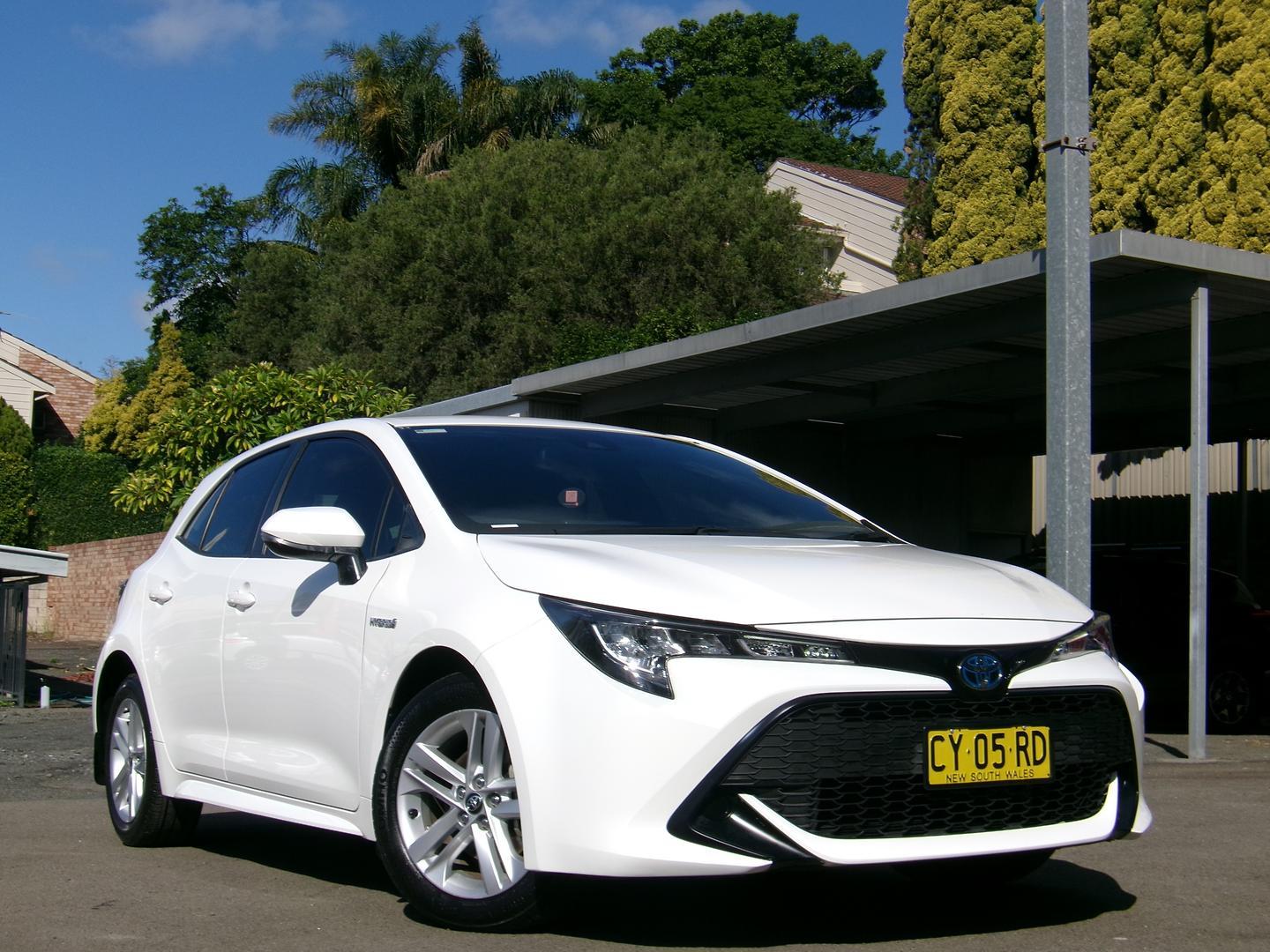 2020 Toyota Corolla Ascent Sport in White