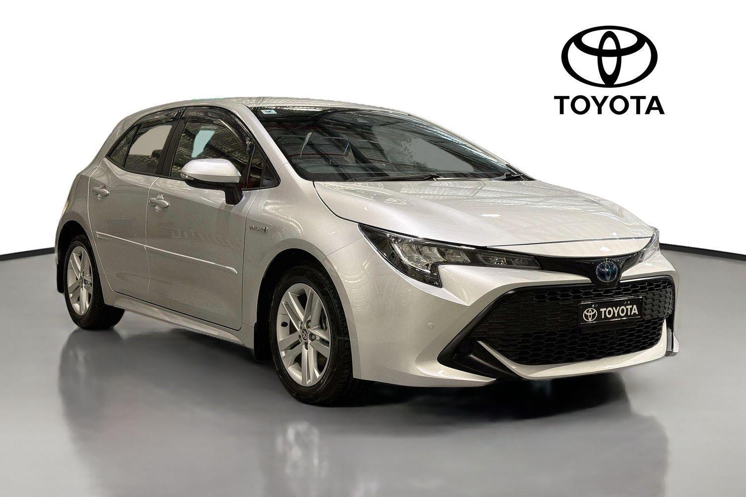 2021 Toyota Corolla Ascent Sport in Silver