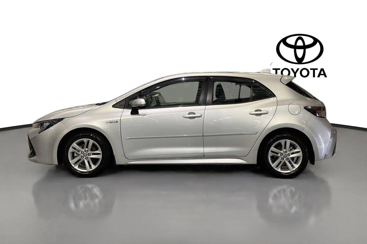 2021 Toyota Corolla Ascent Sport in Silver