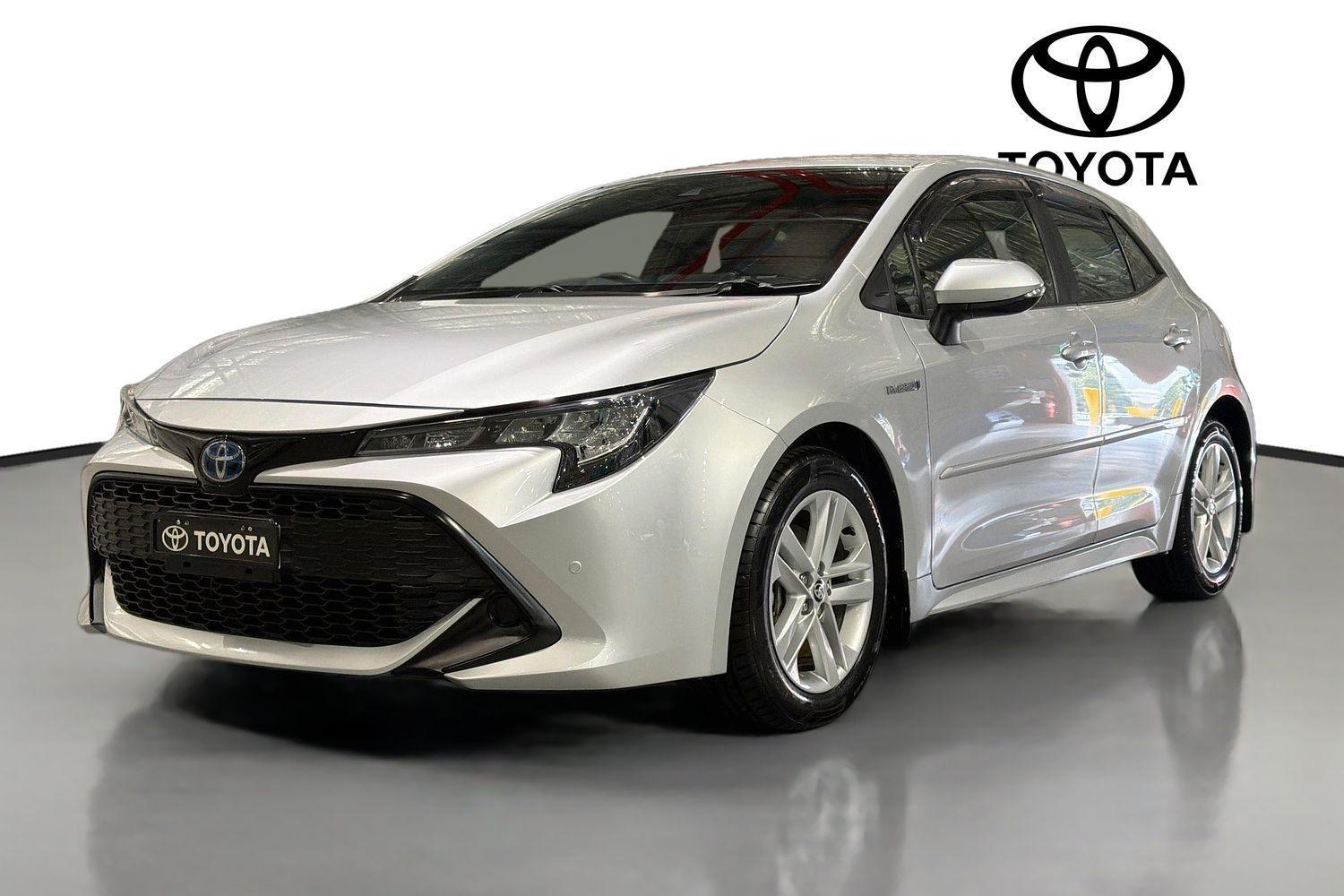 2021 Toyota Corolla Ascent Sport in Silver