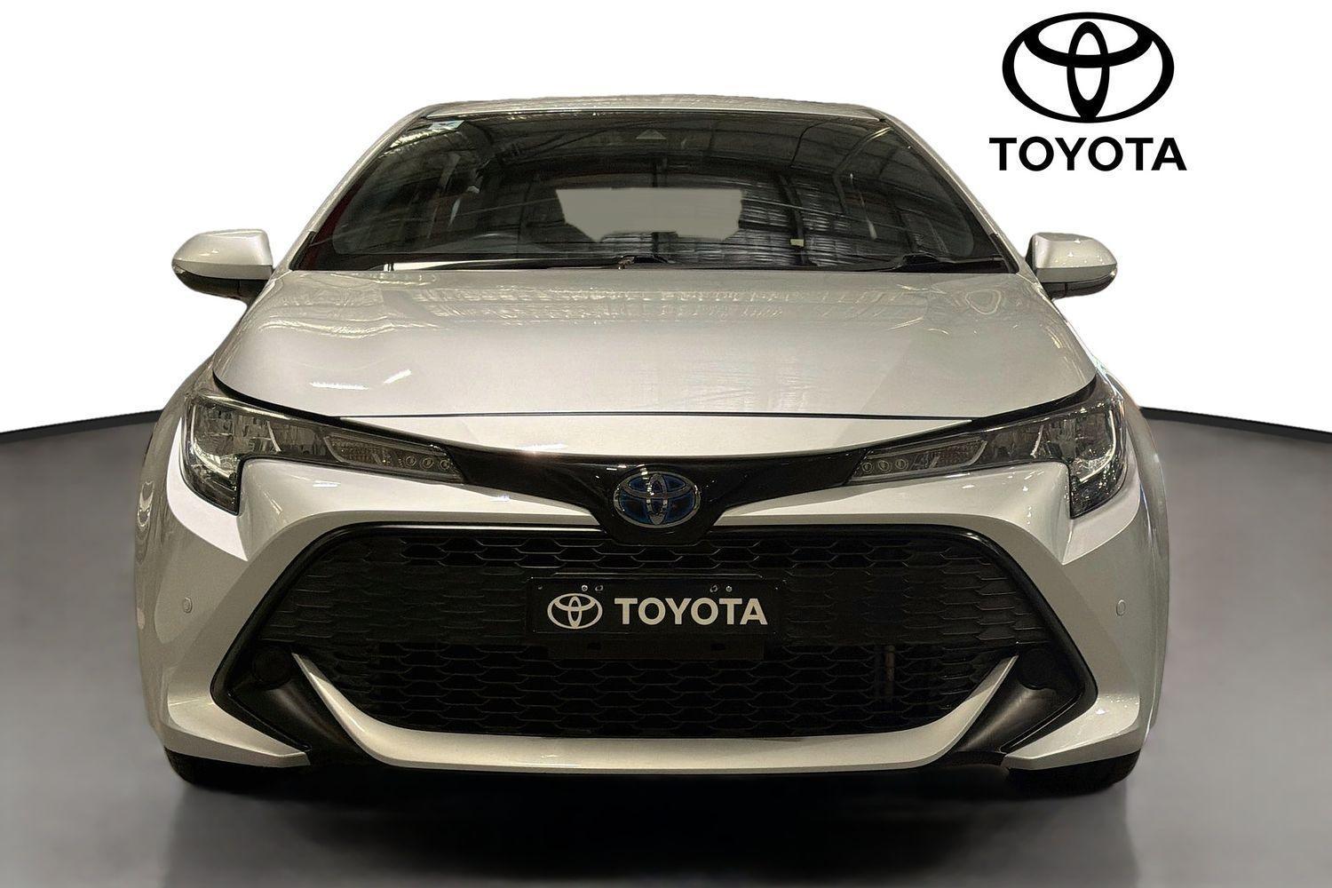 2021 Toyota Corolla Ascent Sport in Silver