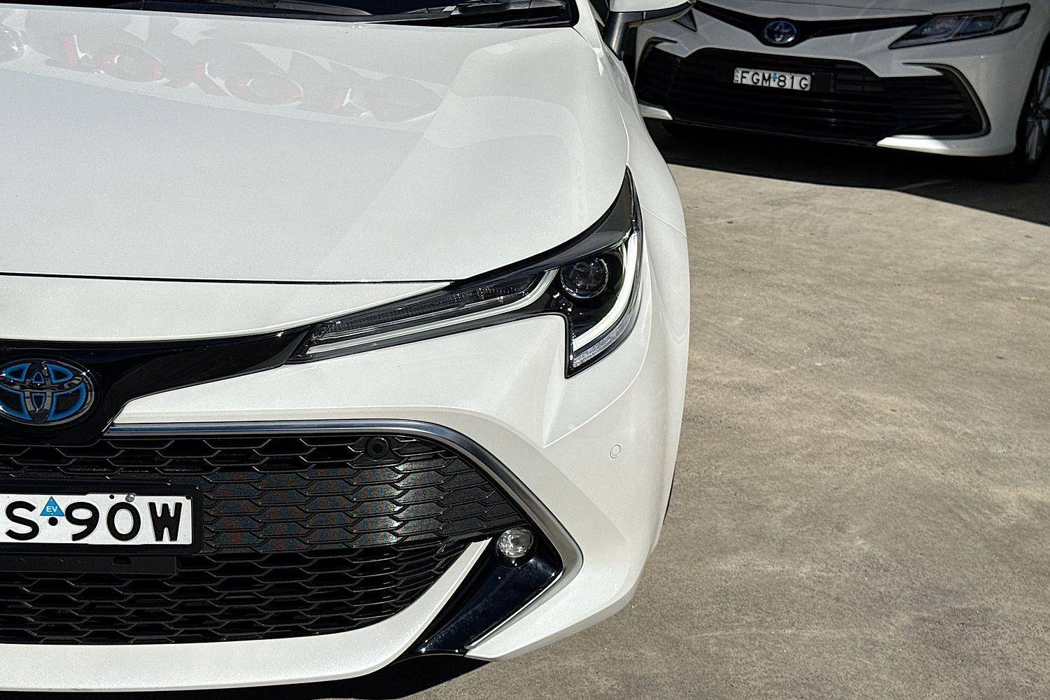2020 Toyota Corolla ZR in White