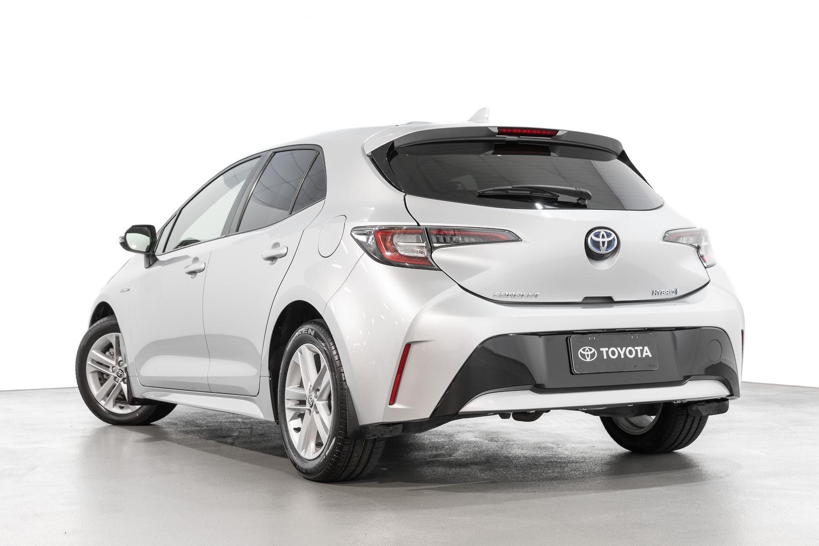 2020 Toyota Corolla Ascent Sport in Silver