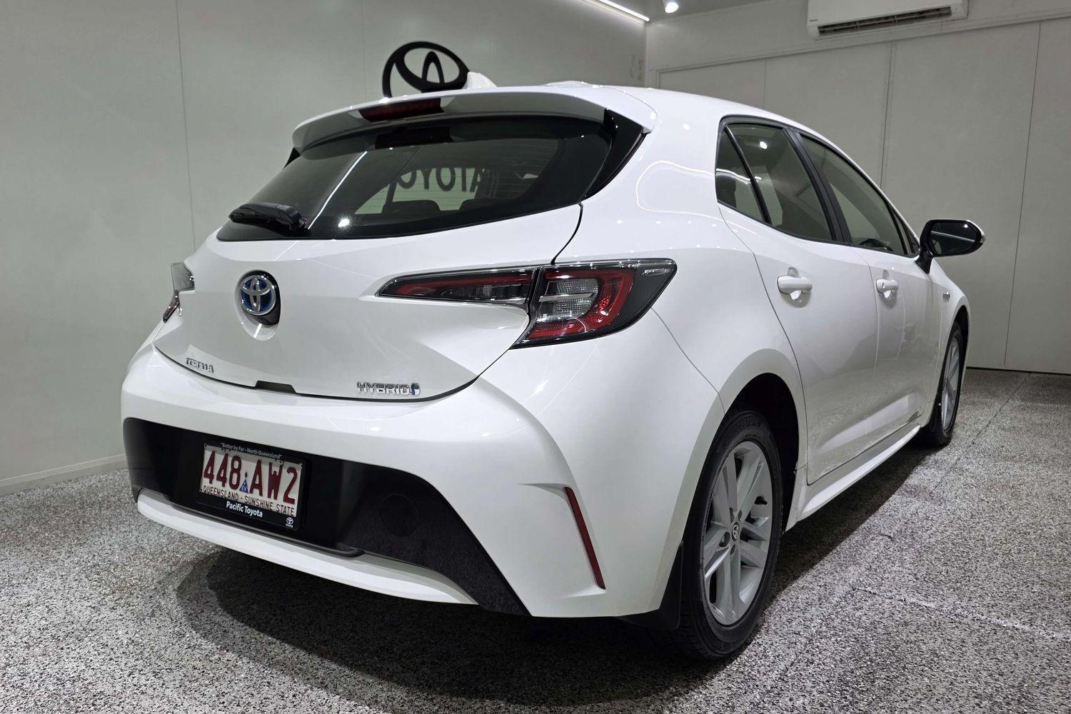 2021 Toyota Corolla Ascent Sport in White