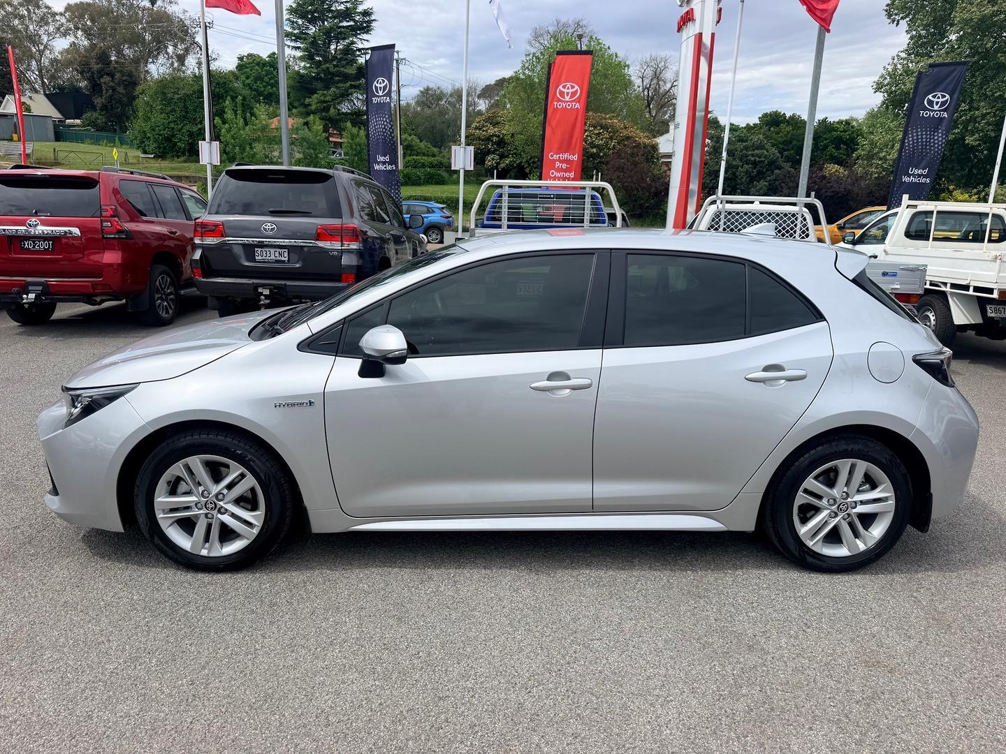 2021 Toyota Corolla Ascent Sport in Silver